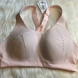 Lululemon Air support Bra Pink size 34C Strawberry Milkshake STMI/RSMA